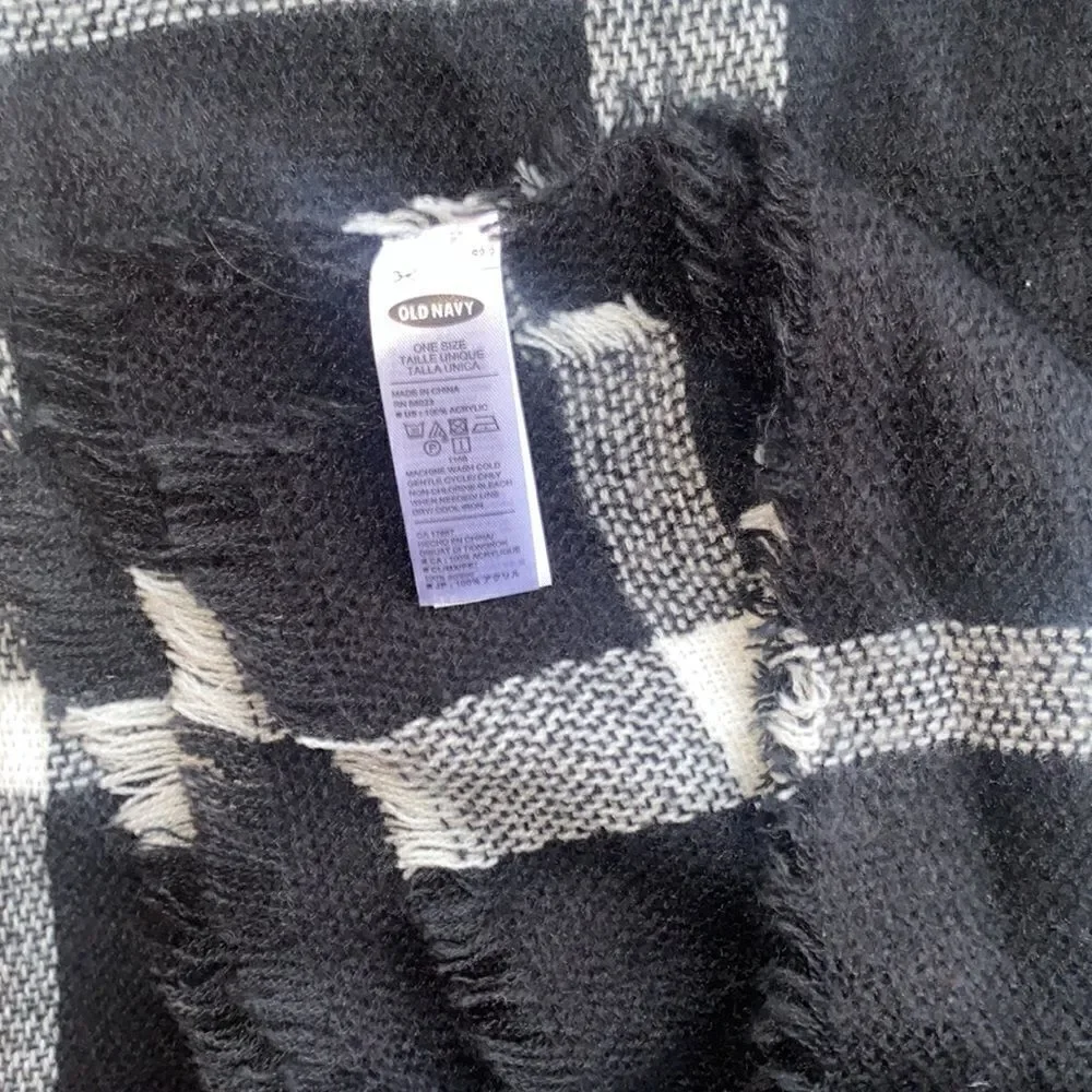 NWOT! Old Navy Plaid Blanket Scarf!